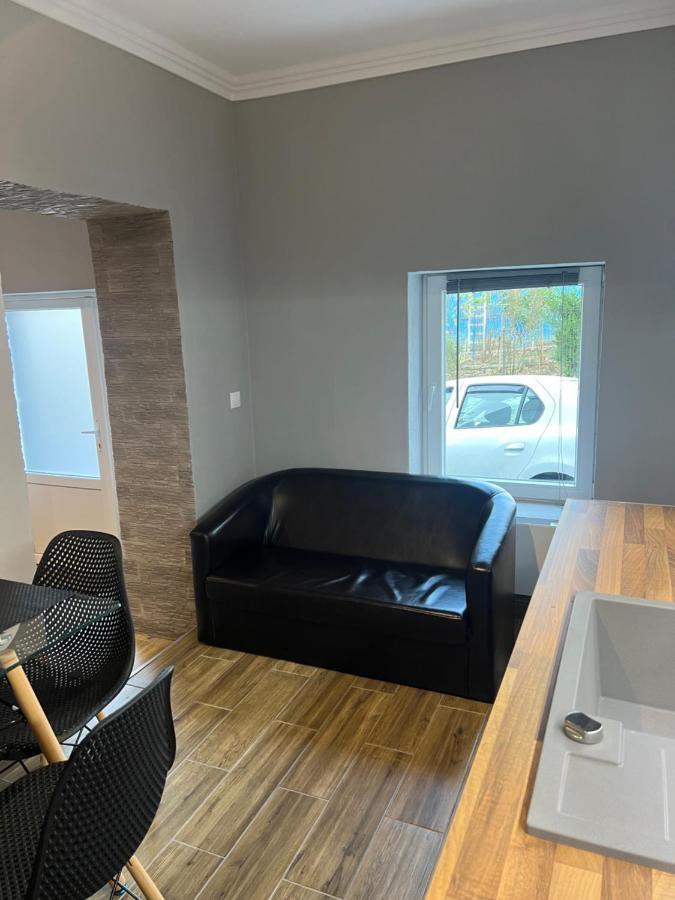 Benny & Bella Guest House Oradea Bagian luar foto