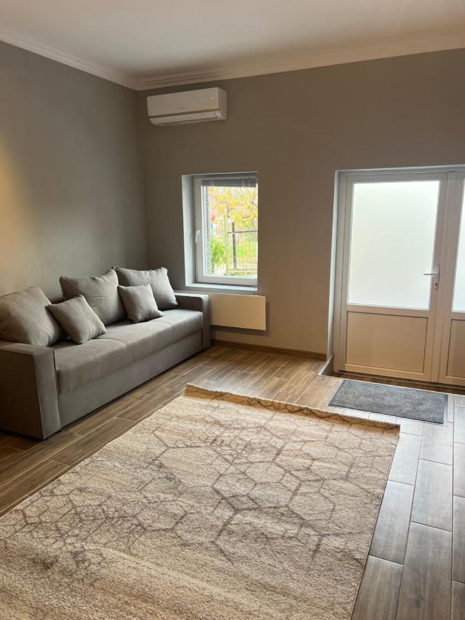 Benny & Bella Guest House Oradea Bagian luar foto