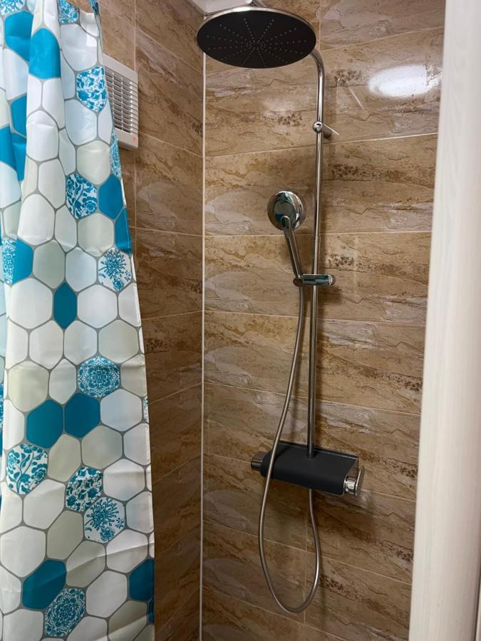 Benny & Bella Guest House Oradea Bagian luar foto